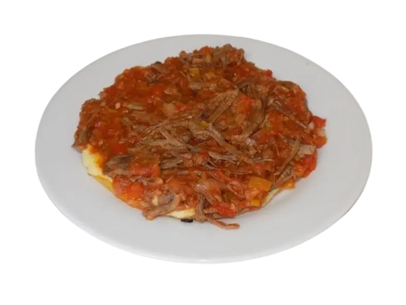 Arepa con carne y hogao + té