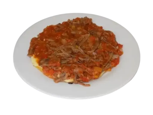 Arepa con carne y hogao